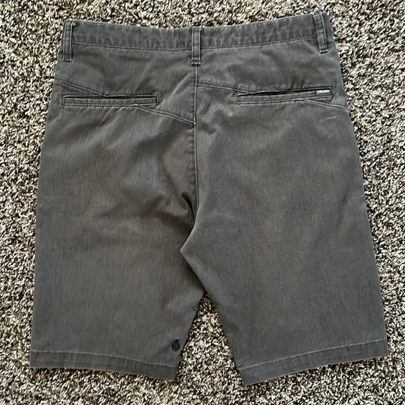 Volcom Corpo Class Gray Shorts with Pockets, Size 32 Skater Activewear Casual - Picture 9 of 13